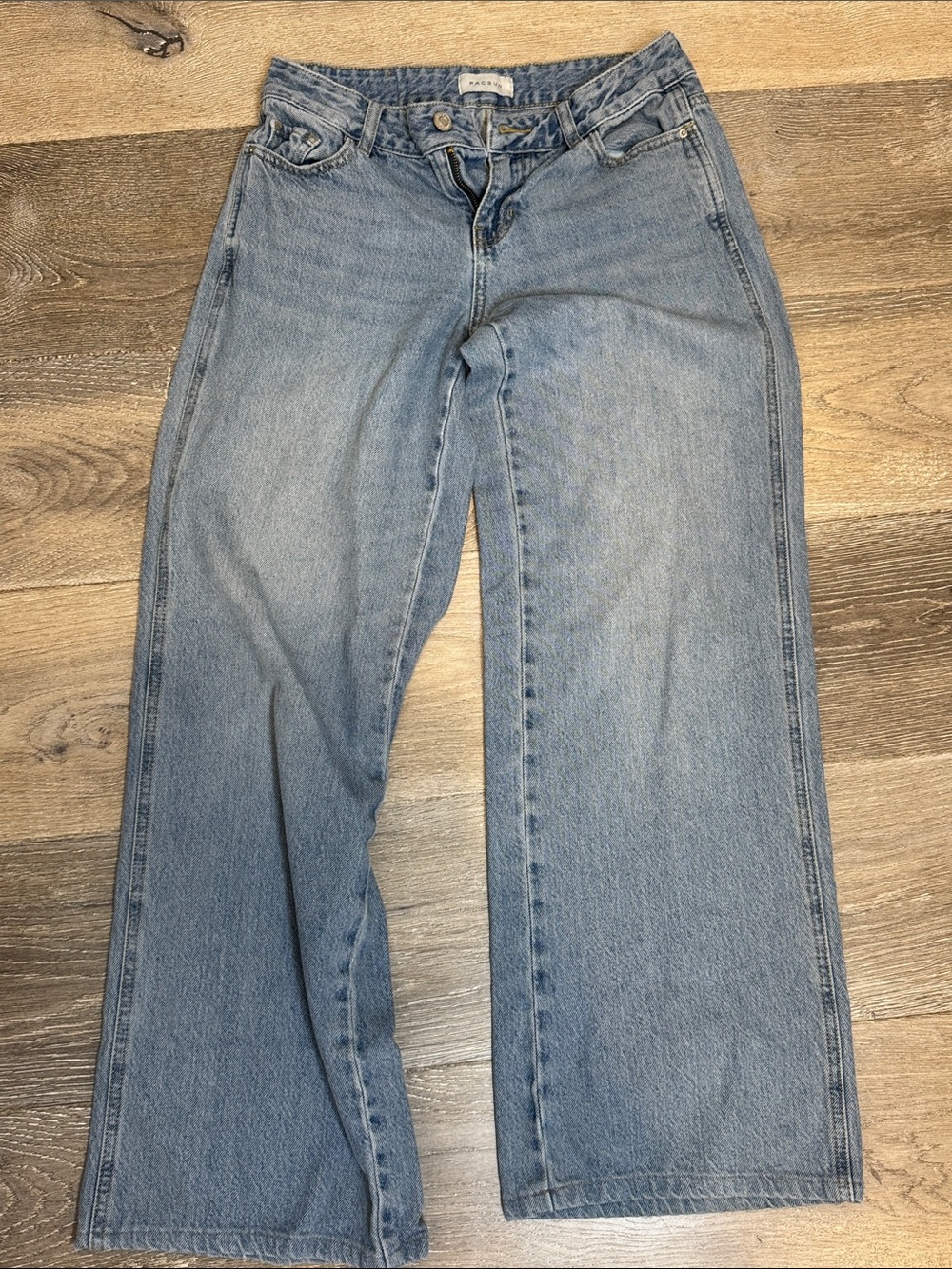 PacSun Low Rise Baggy Light Wash Wide-Leg Jeans JAH1434